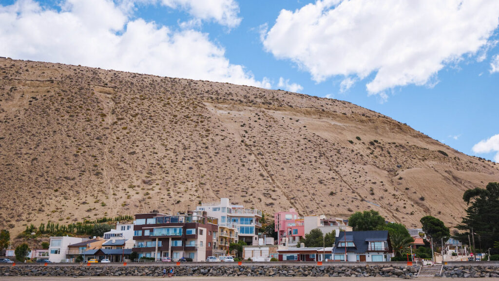 Beachfront homes in Rada Tilly, the neighbouring town to Comodoro Rivadavia 