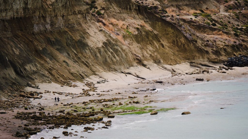 One of the many things to do in Comodoro Rivadavia is to enjoy a walk along the cliffs of Playa Costanera. 