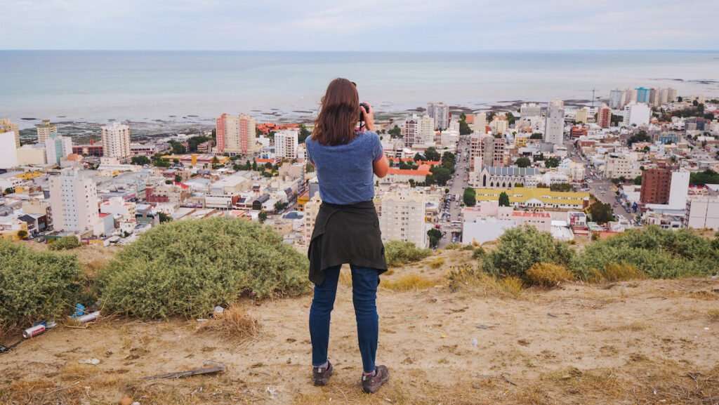 Panoramic views of the city and the ocean from Chenque Hill in Comodoro Rivadavia, Chubut 