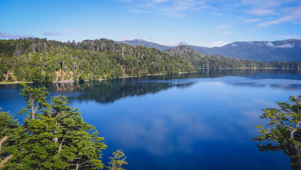 Lago Espejo or Mirror Lake is one of the many lakes on the Route of the Seven Lakes. Lago Espejo or Mirror Lake is one of the many lakes on the Route of the Seven Lakes.