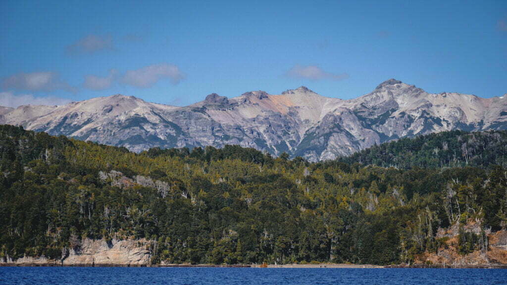 Mountain views on the boat tour from Villa La Angostura to the Arrayanes Forest 
