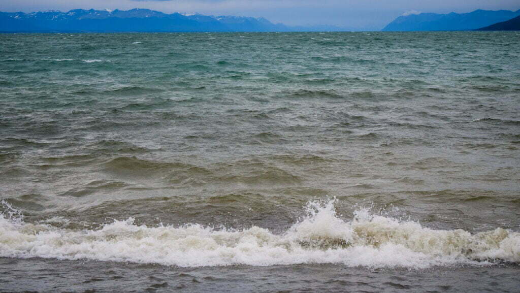 Lago Fagnano on a windy day means waves