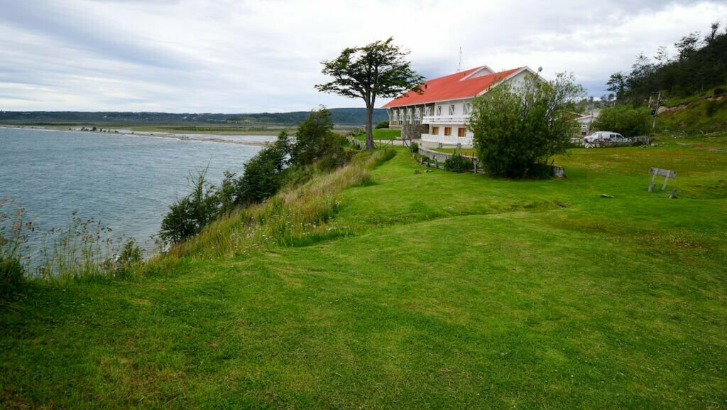 Hostería Kaiken sits on a cliff overlooking the lake