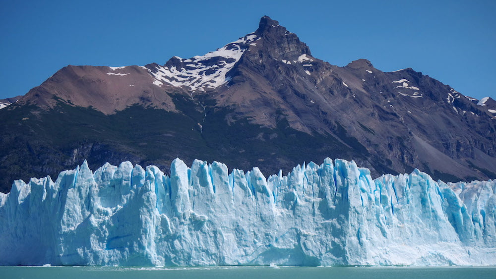 Seeing snow-capped mountains and glaciers with 2 days in El Calafate 