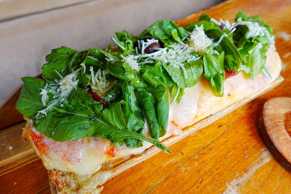 Pizza with rucula for lunch at Gran Hotel Panamericano